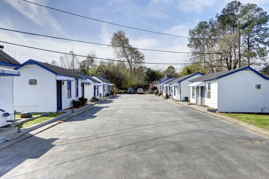 3314 Ogeechee Rd, Savannah, GA for sale - Building Photo - Image 1 of 1