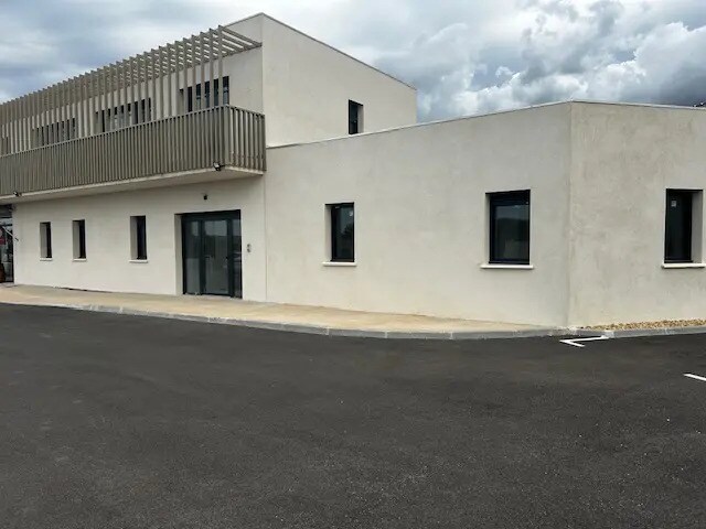 Office in Lançon-Provence for lease Building Photo- Image 1 of 11