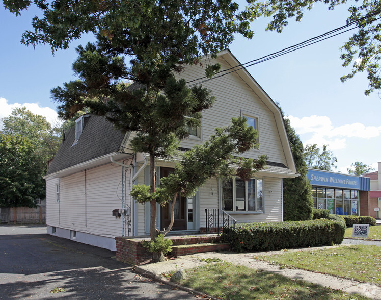 2105 Park Ave, South Plainfield, NJ for lease - Primary Photo - Image 1 of 2