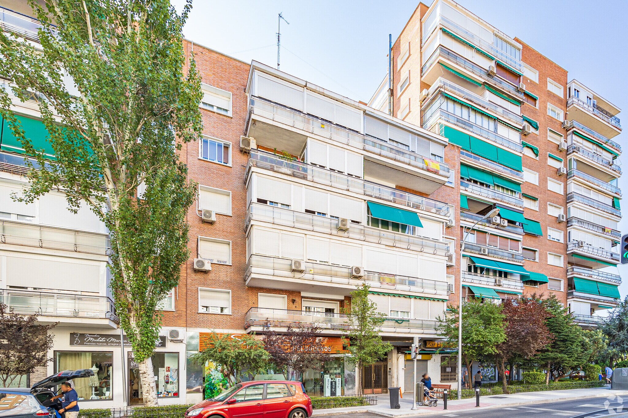 Avenida de Bruselas, 42, Madrid, Madrid for sale Building Photo- Image 1 of 1