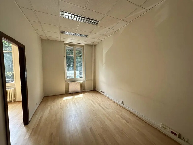 Office in Strasbourg for lease - Interior Photo - Image 3 of 7
