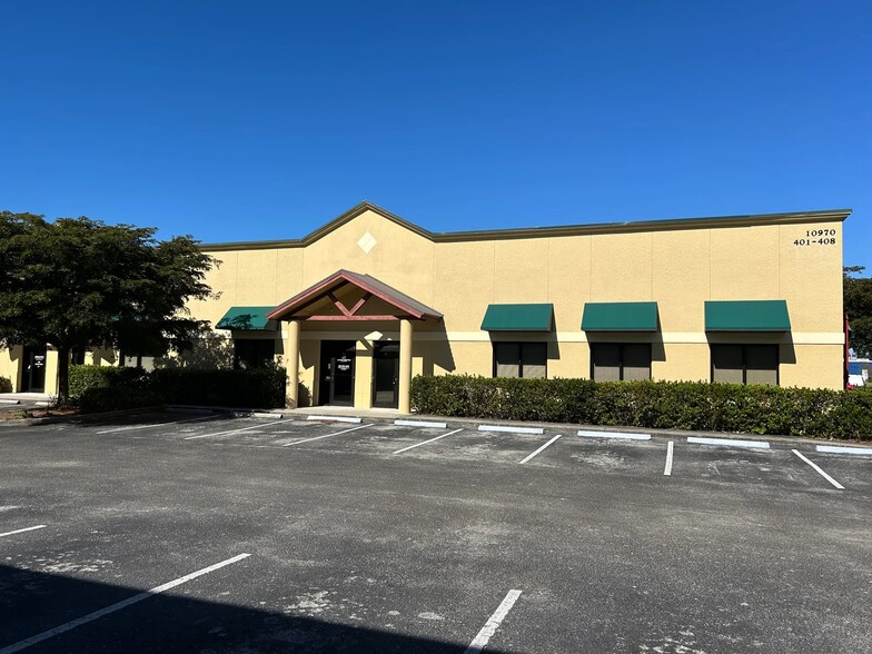 10970 S Cleveland Ave, Fort Myers, FL for sale - Primary Photo - Image 1 of 24