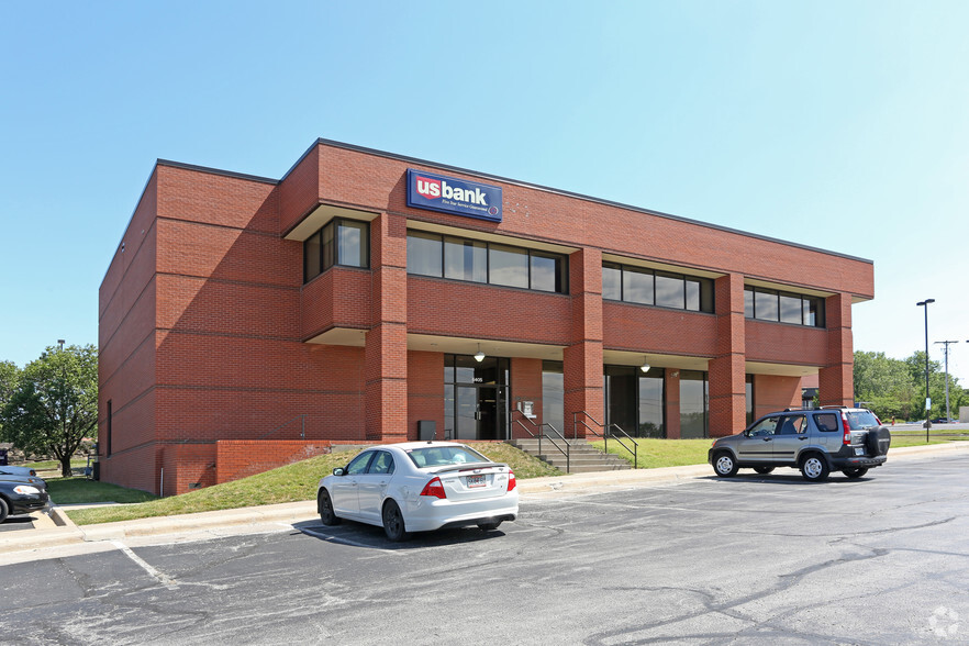 6405 N Cosby Ave, Kansas City, MO for lease - Building Photo - Image 1 of 8