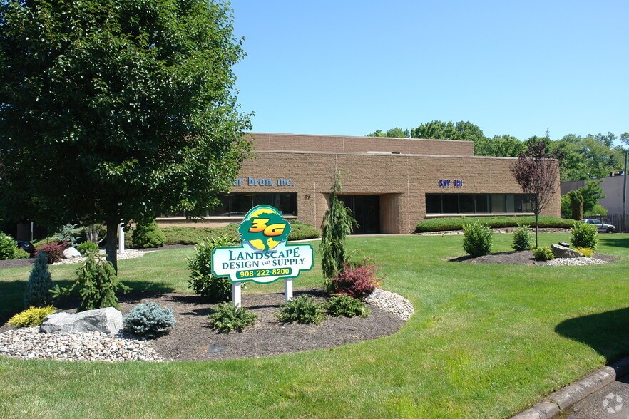 17 Progress St, Edison, NJ for sale - Primary Photo - Image 1 of 1