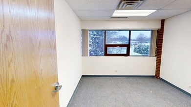805-815 E Rand Rd, Arlington Heights, IL for lease Interior Photo- Image 1 of 7