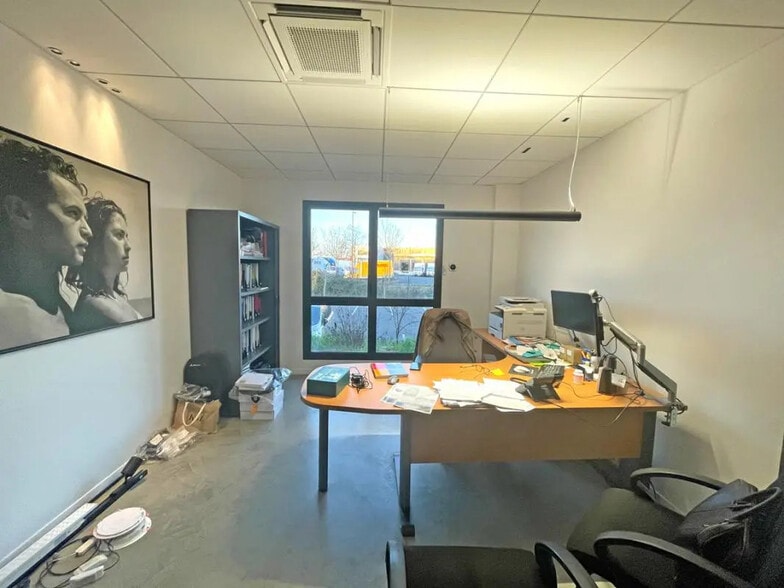 Industrial in Toulouse for lease - Interior Photo - Image 3 of 10