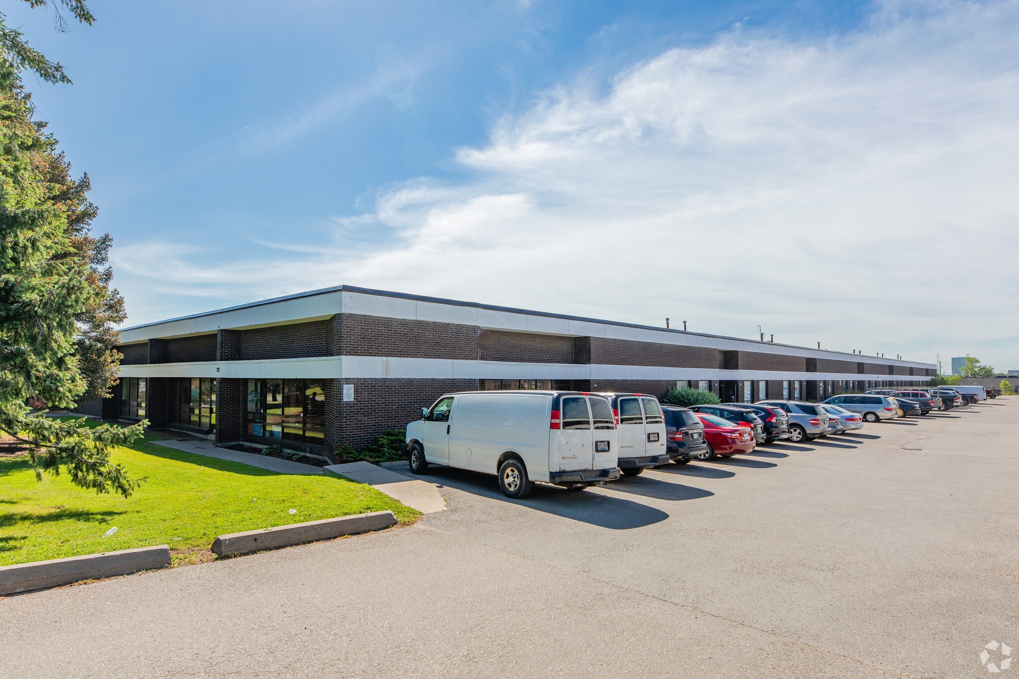 125-149 Dolomite Dr, Toronto, ON for lease Primary Photo- Image 1 of 3