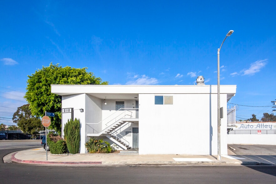 6118 Venice Blvd, Los Angeles, CA for lease - Building Photo - Image 2 of 6