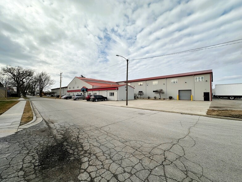 1221 Hartzell St, New Haven, IN for lease - Building Photo - Image 1 of 11
