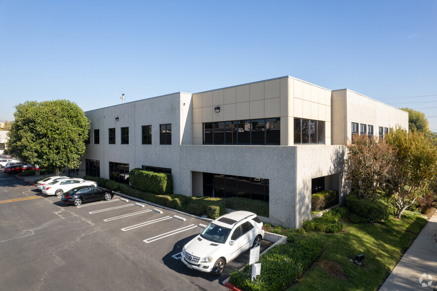 9221 Corbin Ave, Northridge, CA for lease - Building Photo - Image 2 of 12