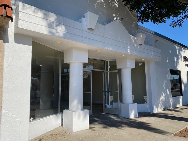 1719 W Magnolia Blvd, Burbank, CA for sale - Building Photo - Image 1 of 1