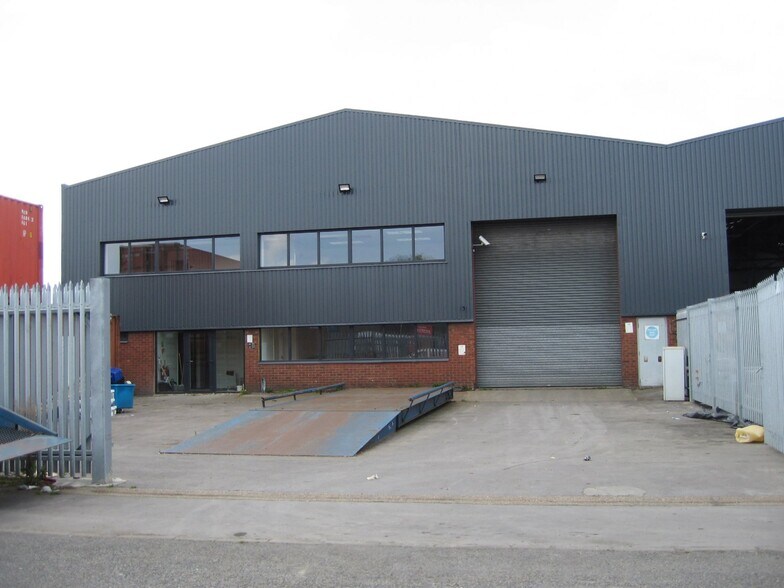 10 Thurrock Park Way, Tilbury for sale - Building Photo - Image 1 of 1