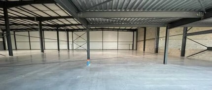 Office in Ambérieux for lease Building Photo- Image 1 of 3