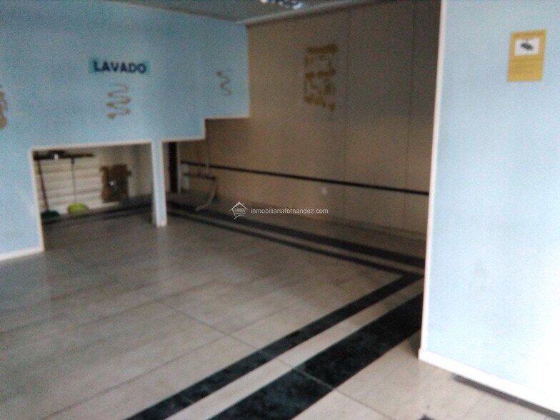 Retail in Cáceres, Cáceres for lease - Building Photo - Image 2 of 8