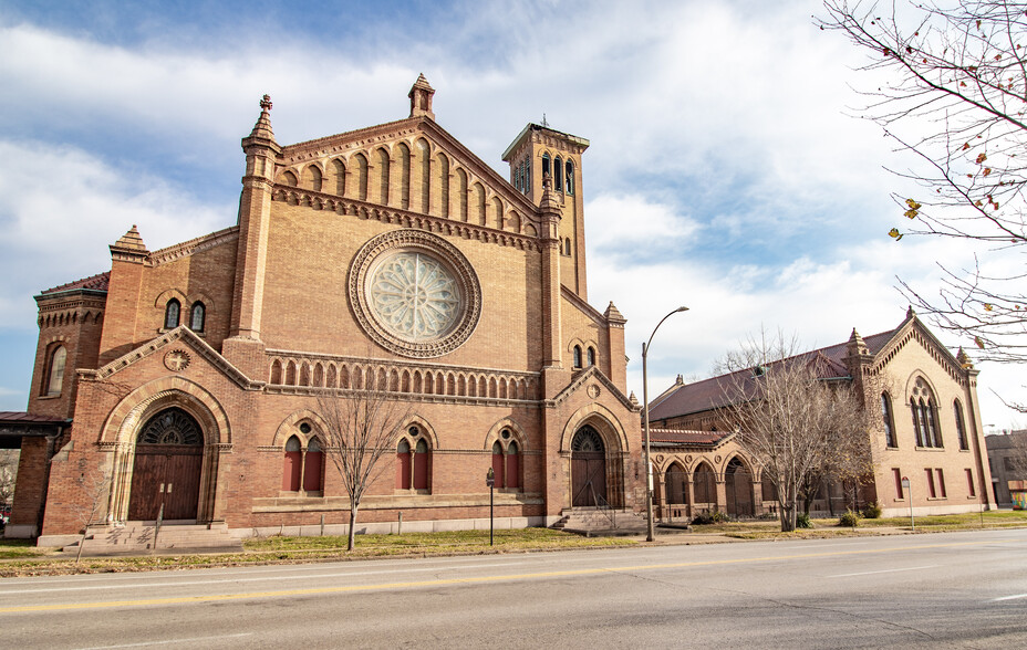 500-520 N Kingshighway Blvd, Saint Louis, MO for sale - Building Photo - Image 1 of 17