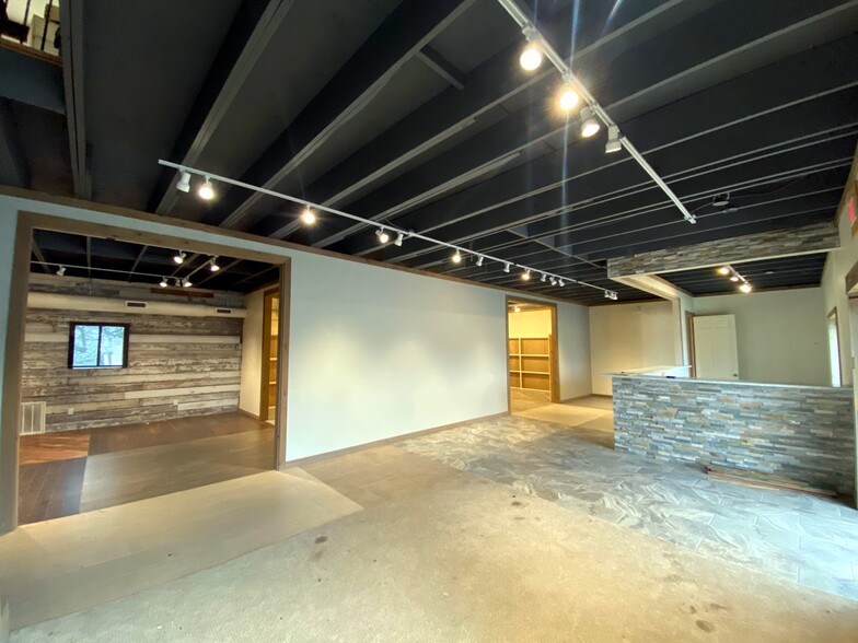 12703 W Highway 71, Bee Cave, TX for lease - Interior Photo - Image 3 of 7