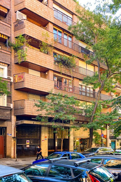 Multifamily in Madrid, Madrid for sale - Primary Photo - Image 1 of 1