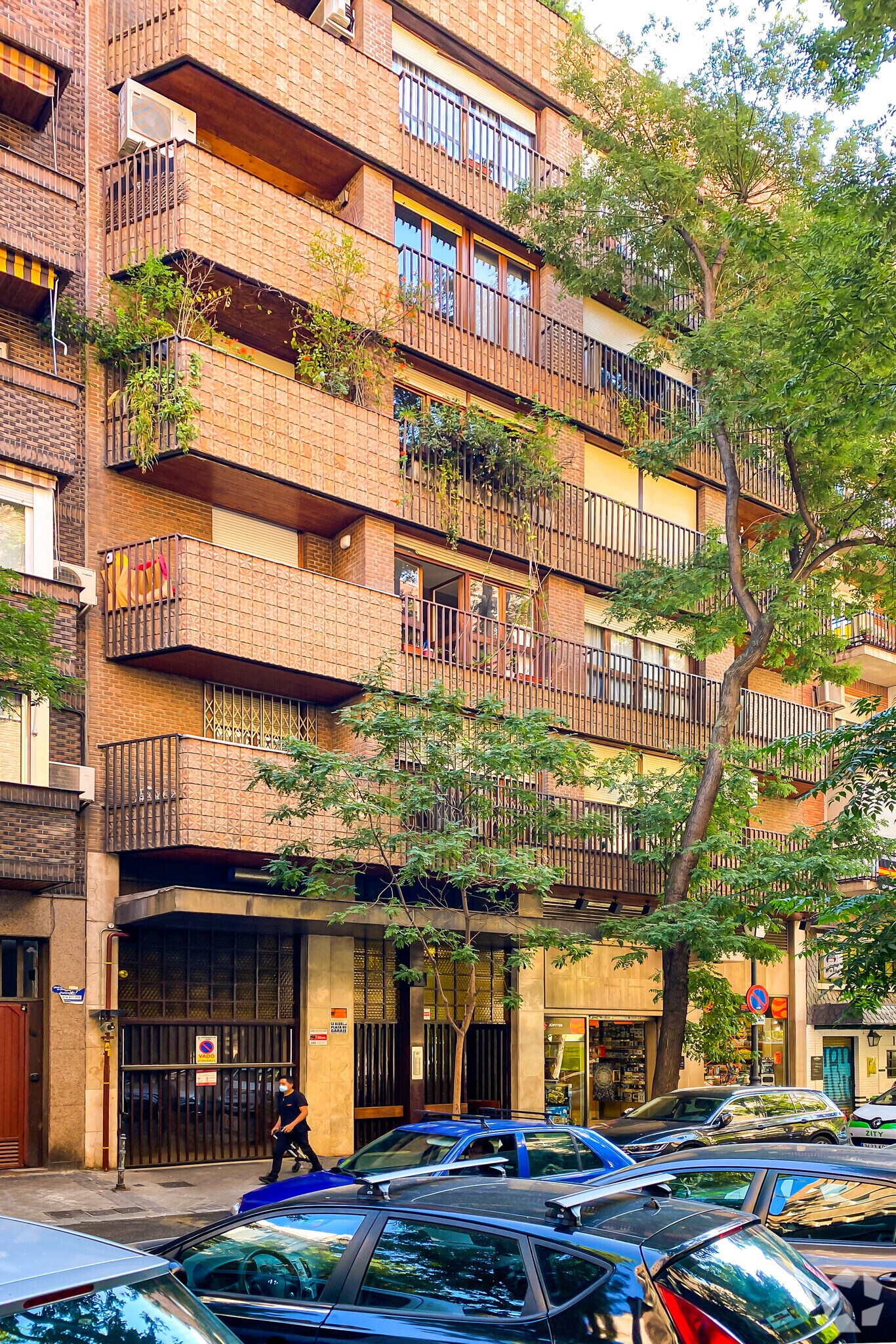 Multifamily in Madrid, Madrid for sale Primary Photo- Image 1 of 1