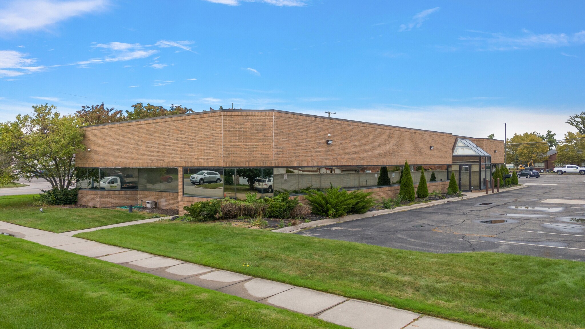 33830 Harper Ave, Clinton Township, MI for lease Interior Photo- Image 1 of 2