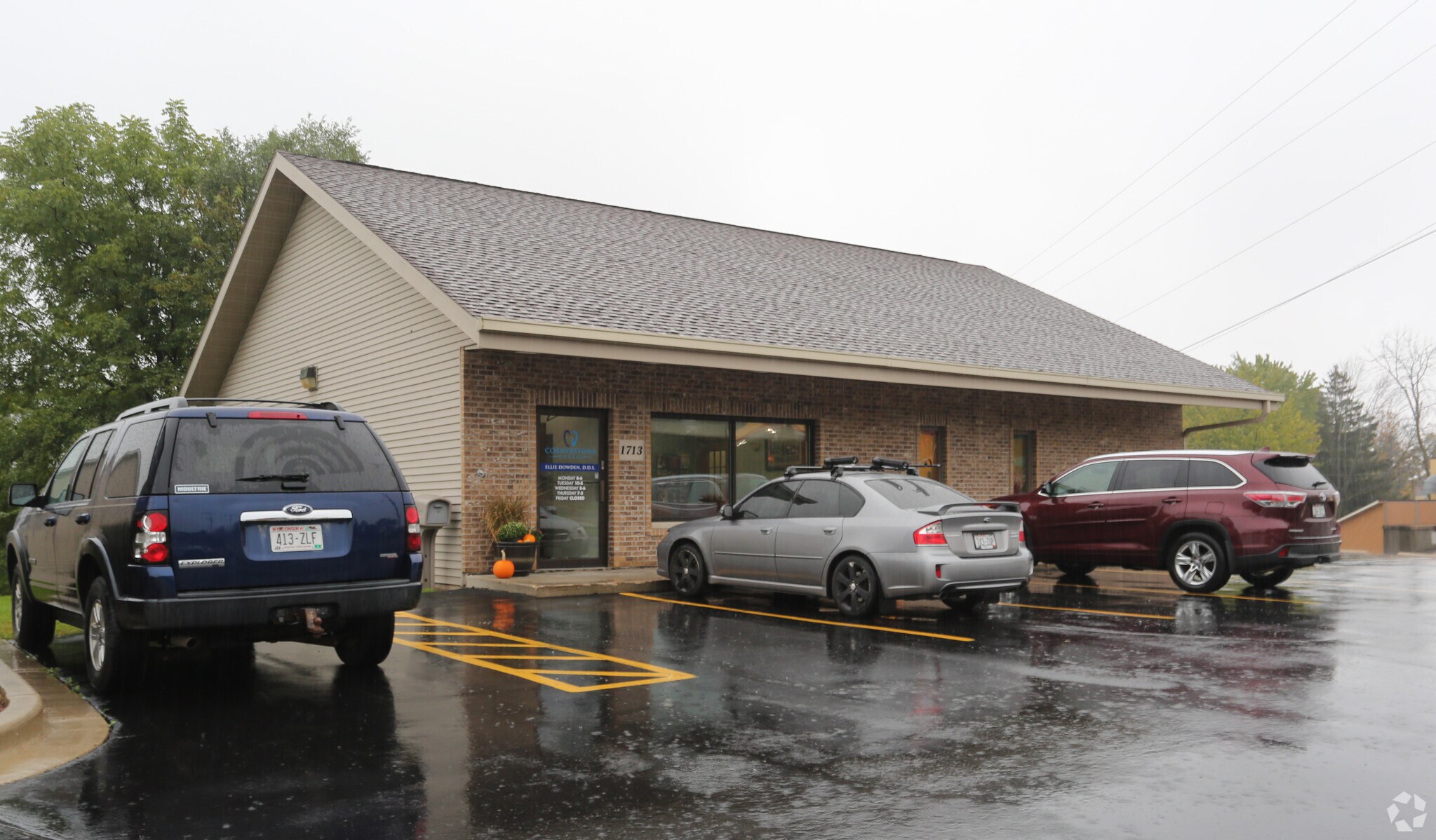 1713-1715 N Main St, West Bend, WI for sale Primary Photo- Image 1 of 1