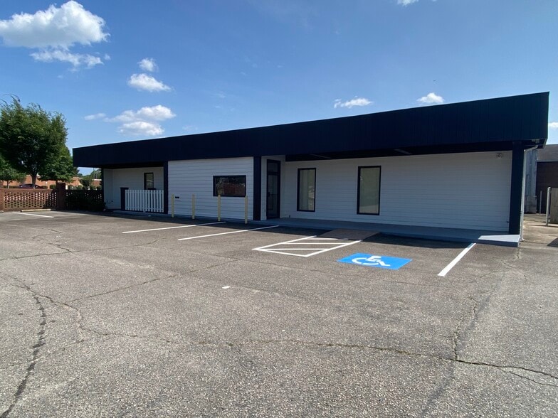 2907 Fort Bragg Rd, Fayetteville, NC for lease - Building Photo - Image 2 of 24
