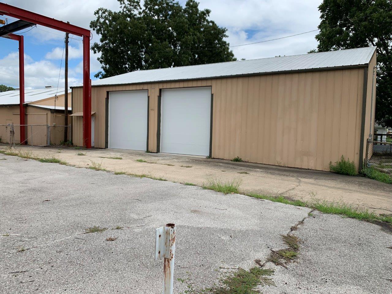 177 S Pence St, East Alton, IL for lease Building Photo- Image 1 of 13