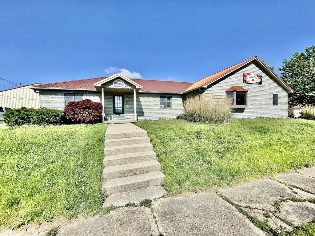 211 N Walnut St, Crawfordsville, IN for lease Building Photo- Image 1 of 9