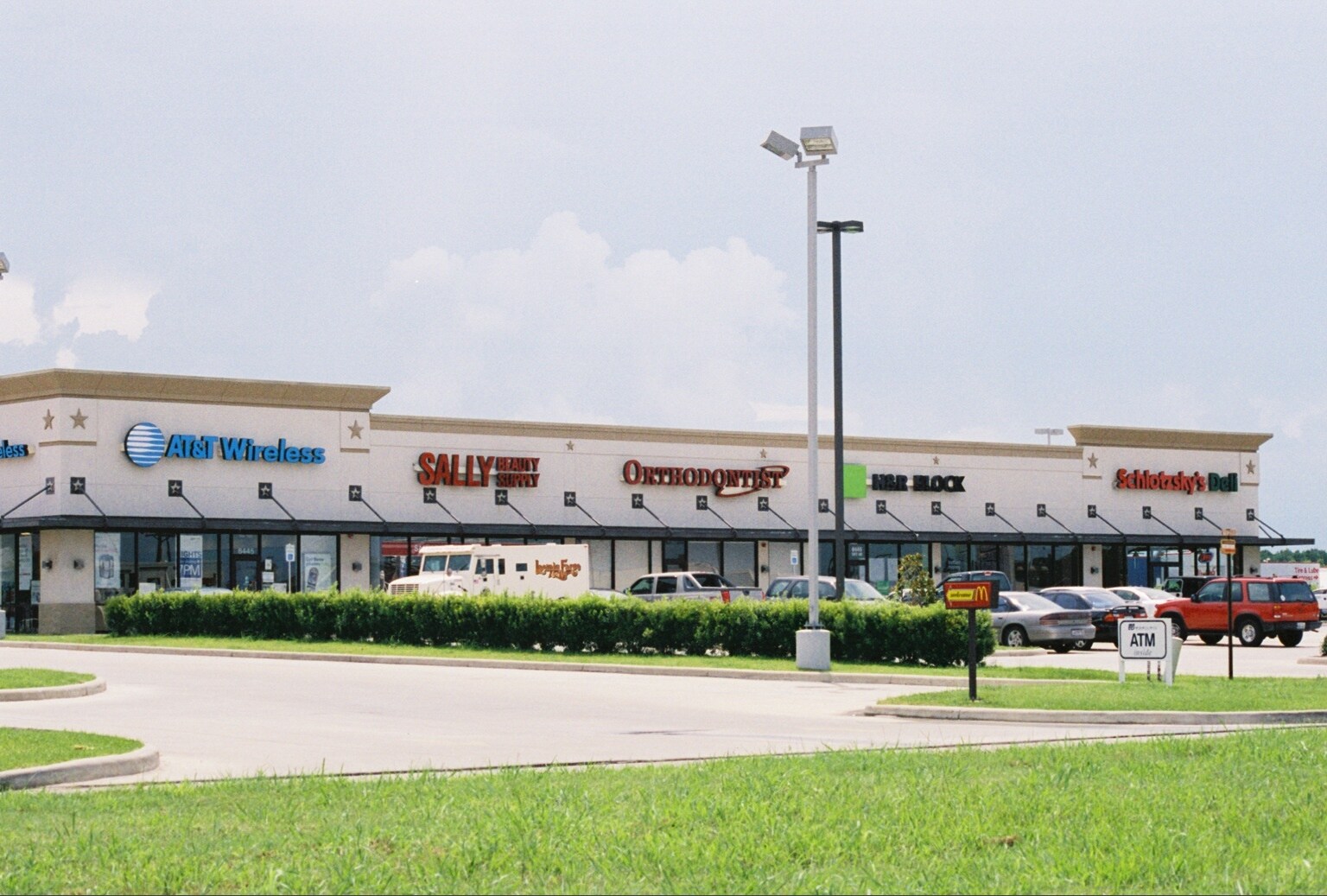 8465 Memorial Blvd, Port Arthur, TX for lease Building Photo- Image 1 of 8