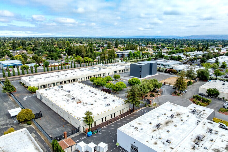 501 - 504 Vandell Way portfolio of 3 properties for sale on LoopNet.com - Primary Photo - Image 1 of 1