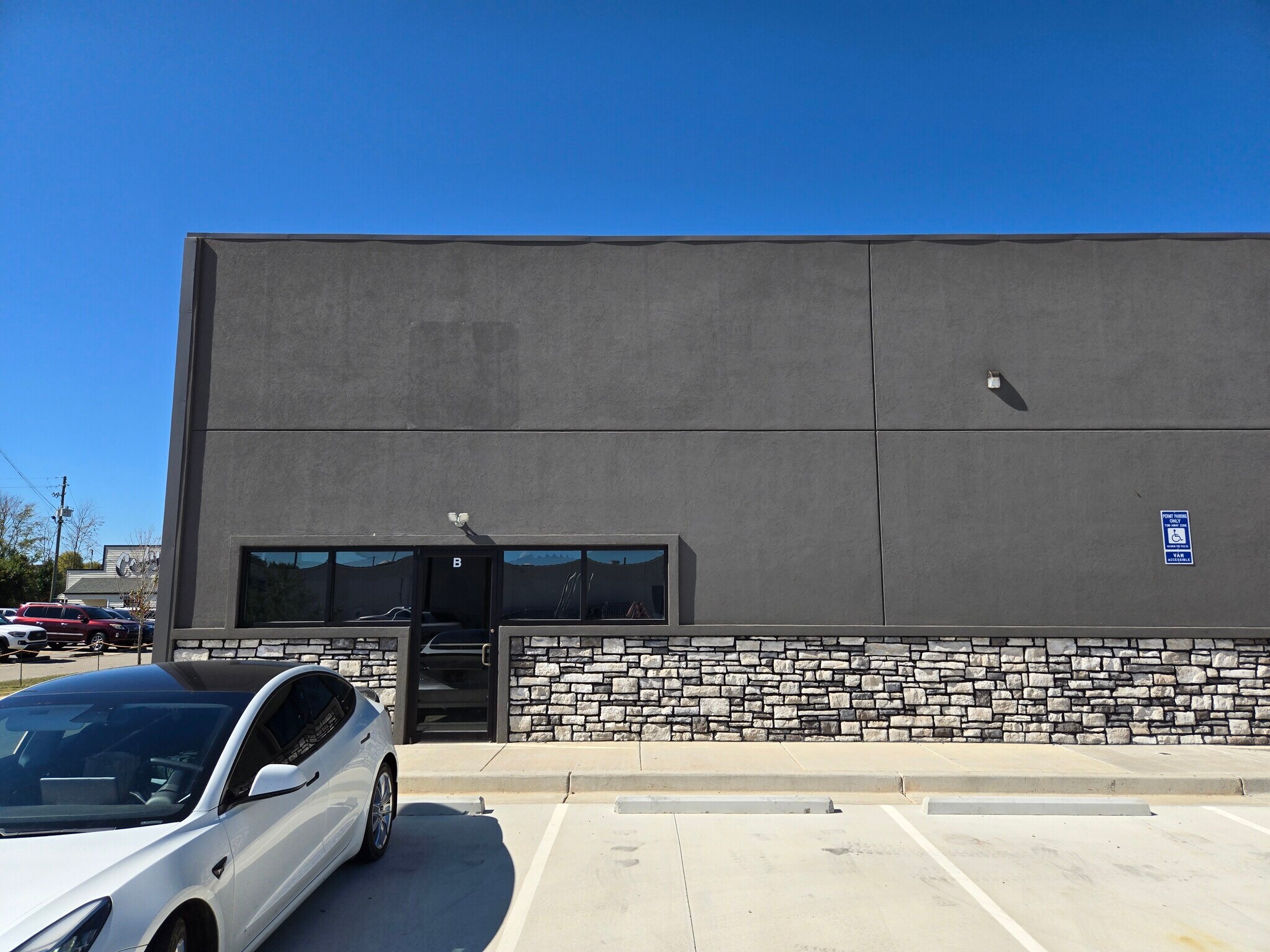 671 S Erwin St, Cartersville, GA for lease Interior Photo- Image 1 of 9