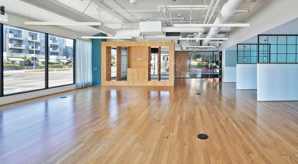 10100 Venice Blvd, Culver City, CA for lease - Interior Photo - Image 2 of 41