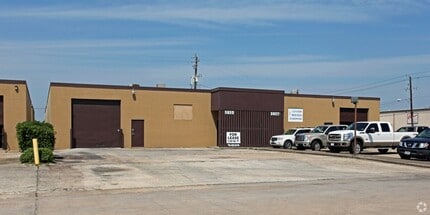 5849-5891 W 34th St, Houston, TX for lease Building Photo- Image 1 of 2