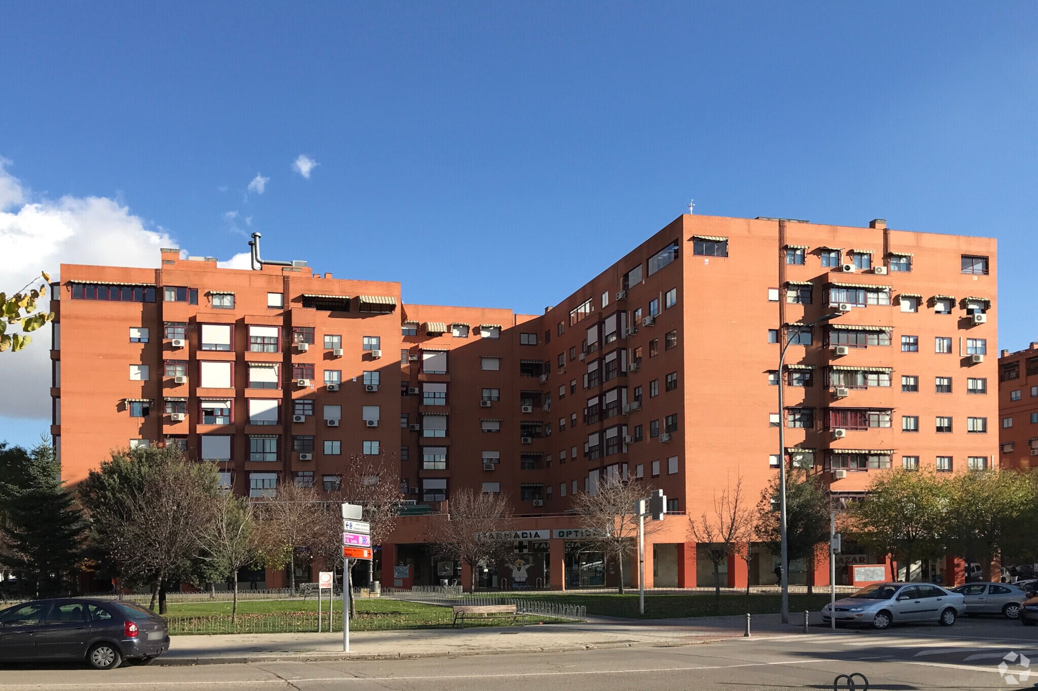 Calle de Teruel, 1, Torrejón de Ardoz, Madrid for sale Primary Photo- Image 1 of 1