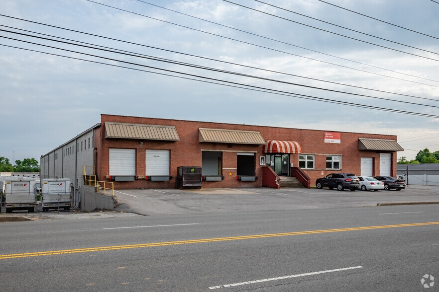 1411 Elm Hill Pike, Nashville, TN 37210