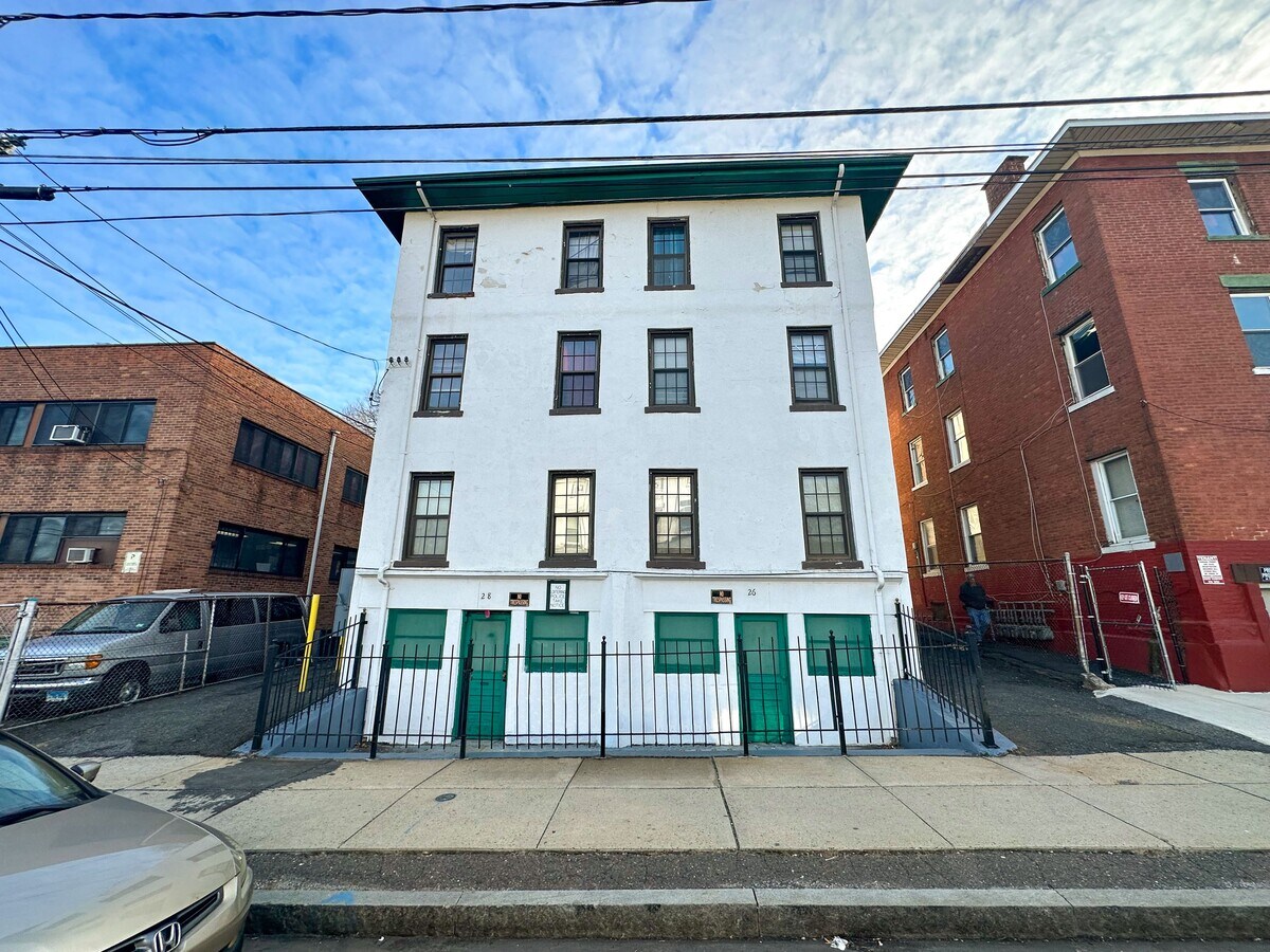 2628 Lawrence St, Hartford, CT 06106