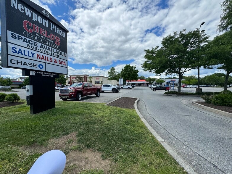 45-63 Newport Ave, East Providence, RI for lease - Building Photo - Image 3 of 6