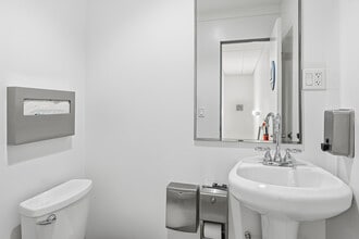 11555 Sorrento Valley Rd, San Diego, CA for lease Interior Photo- Image 2 of 7