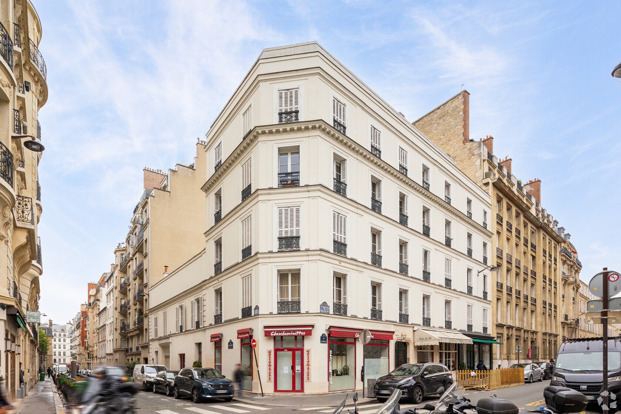 102 Rue Du Cherche-Midi, Paris for lease Primary Photo- Image 1 of 3