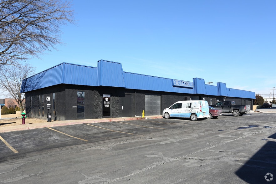 417 N Rawhide Dr, Olathe, KS for sale - Primary Photo - Image 2 of 7