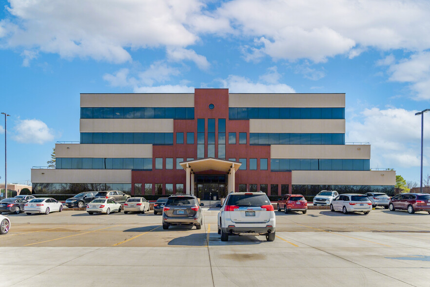 13321 N Meridian Ave, Oklahoma City, OK for lease - Building Photo - Image 1 of 5