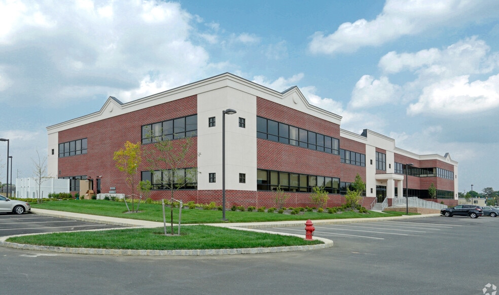 298 Applegarth Rd, Monroe Township, NJ for lease - Building Photo - Image 3 of 7