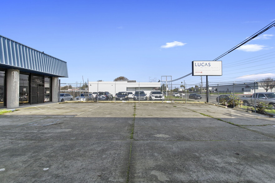 1971 N West Ln, Stockton, CA for lease - Building Photo - Image 3 of 25