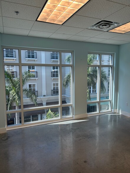 1517 State St, Sarasota, FL for lease - Interior Photo - Image 2 of 8