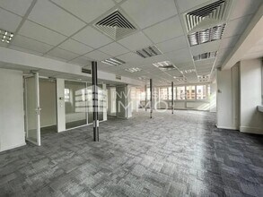 Office in Fontenay-sous-Bois for lease Interior Photo- Image 1 of 5