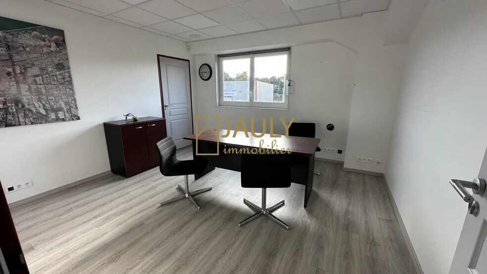 47 Rue Jean-Pierre Plicque, Villenoy for lease - Interior Photo - Image 3 of 10