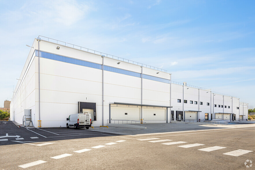 Industrial in Madrid, Madrid for lease - Primary Photo - Image 1 of 3