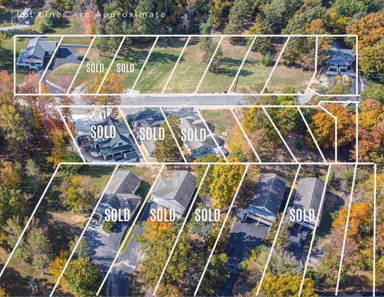 Little Lake Village Subdivision portfolio of 4 properties for sale on LoopNet.com - Building Photo - Image 3 of 27