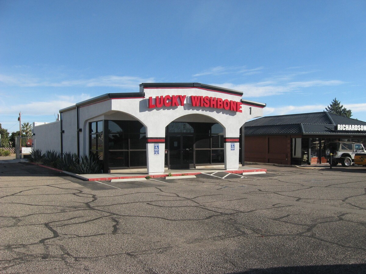 1287 E Fry Blvd, Sierra Vista, AZ 85635