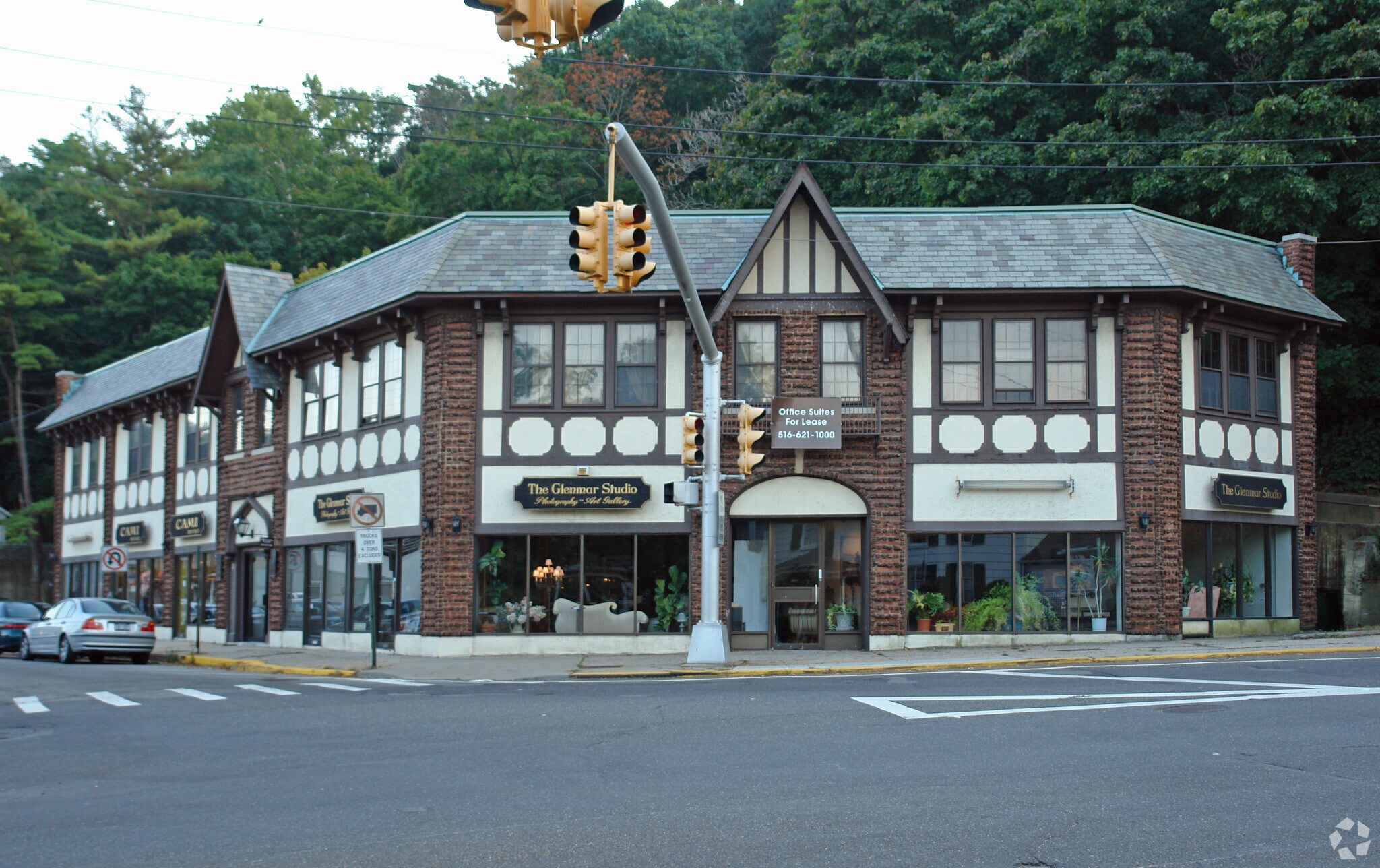 28 Main St, Roslyn, NY 11576 Historic Corner Commercial Building in