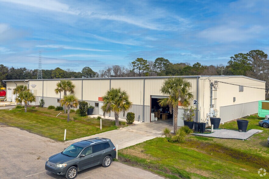 1750 Signal Point Rd, Charleston, SC 29412